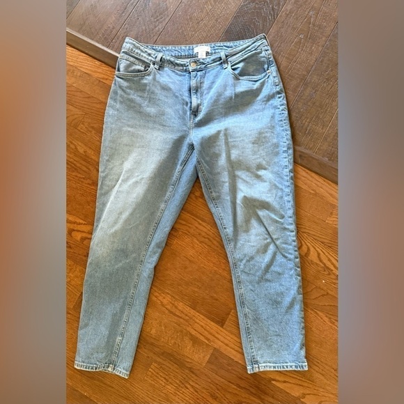 H&M women’s light wash jeans‎ in size 14us mom baggy fit - Picture 1 of 5